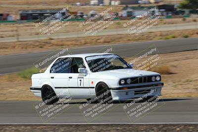 media/Oct-01-2022-Team Topak Racing (Sat) [[f860fb51be]]/2-Inter Low 2/session 1 turn 3/